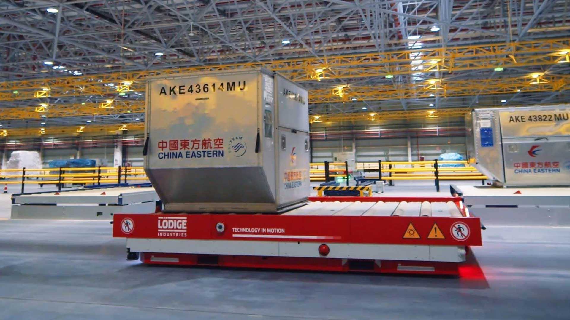 China Eastern déploie des véhicules automatisés pour moderniser son terminal cargo de Shanghai