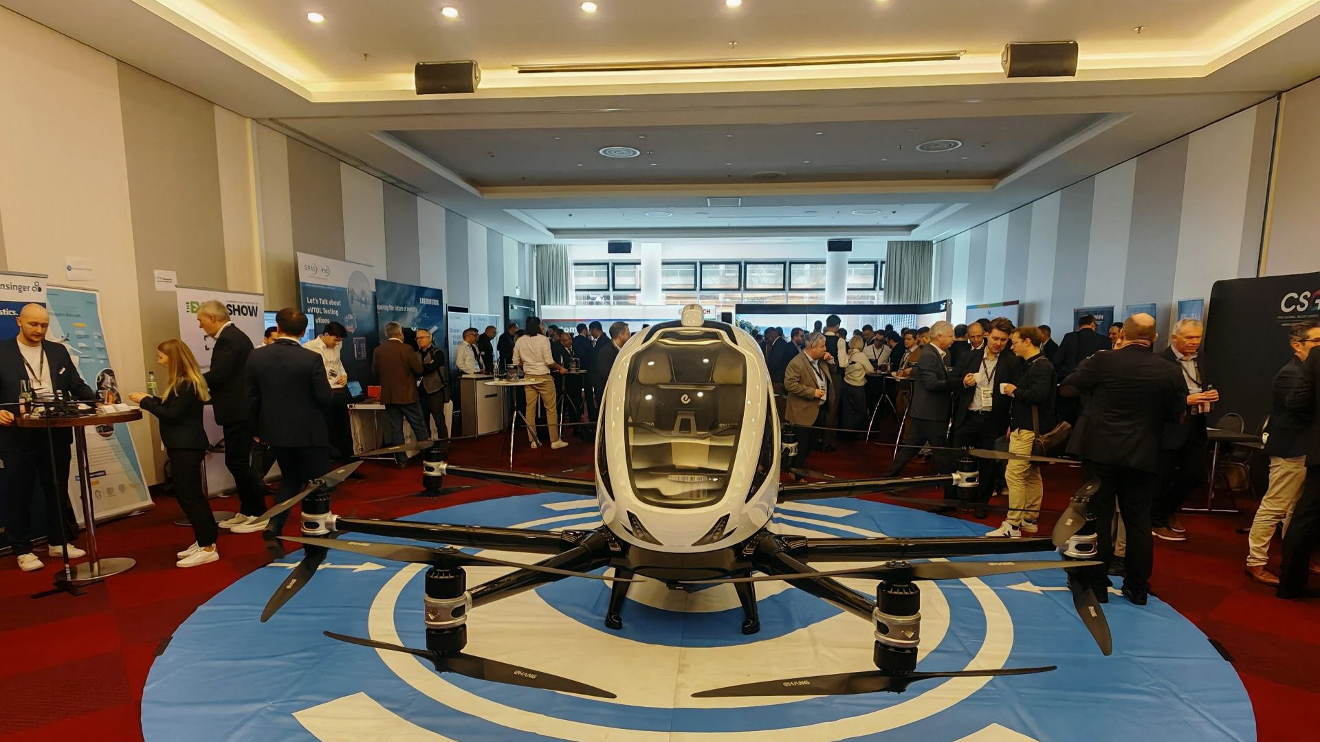 EHang présente son eVTOL certifié pour passagers au salon The EVTOL Show Europe 2026 en Allemagne